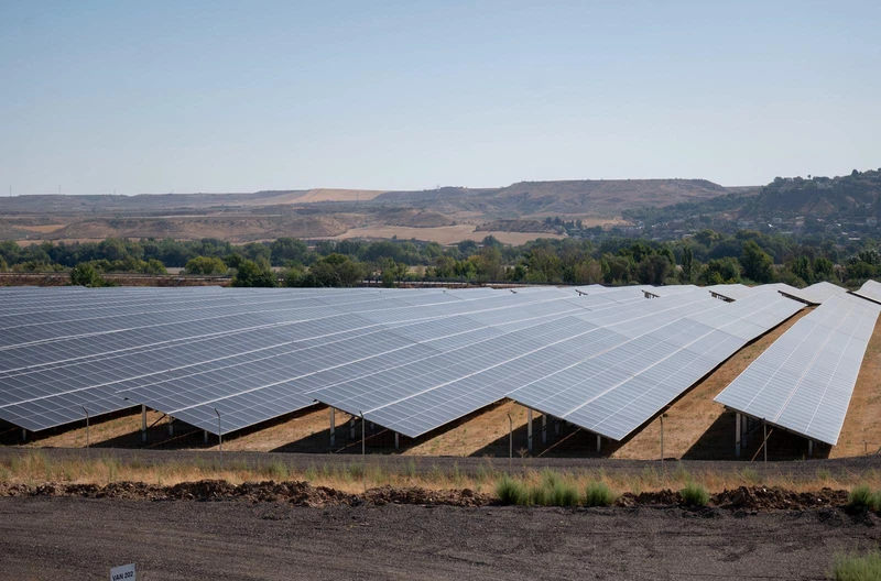 Nuevo parque solar fotovoltaico de Aena en el Aeropuerto de Madrid-Barajas. Foto: Aena